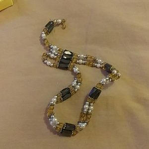 6/$12 Magnetic necklace
